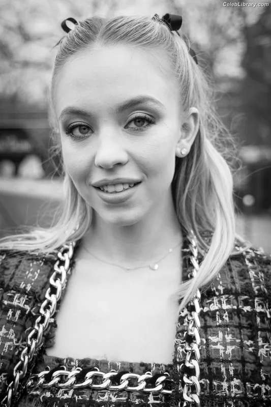 Sydney Sweeney photo 21 of 12007