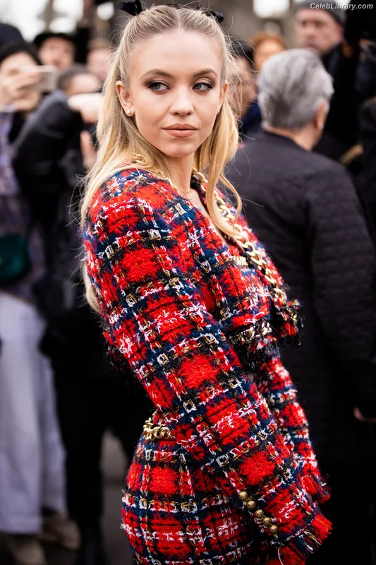 Sydney Sweeney photo 22 of 12007