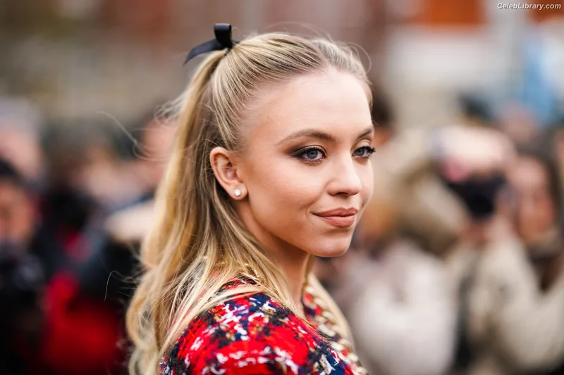 Sydney Sweeney photo 24 of 12007