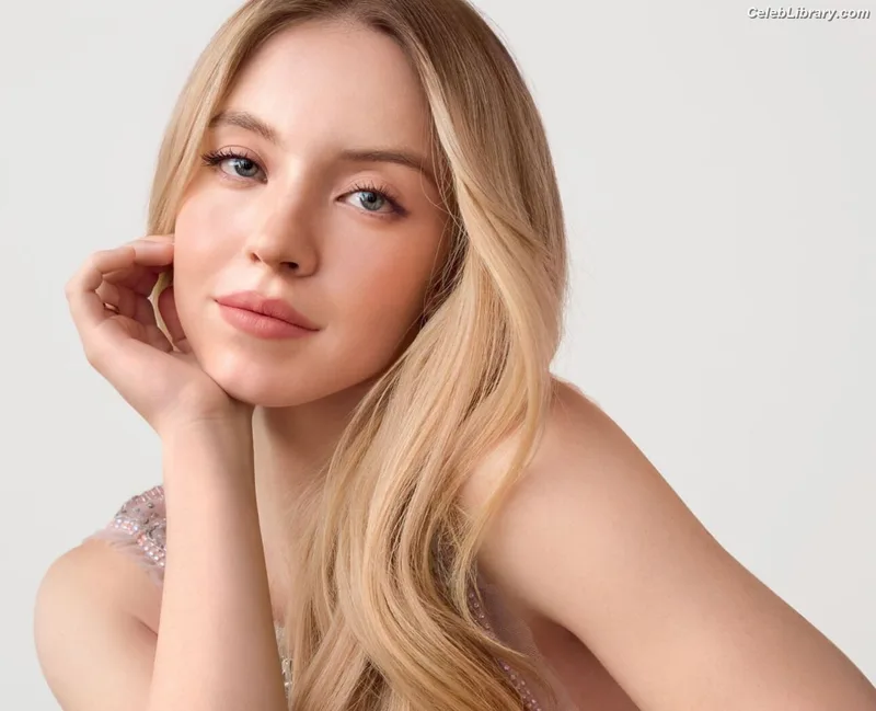 Sydney Sweeney photo 5 of 12007