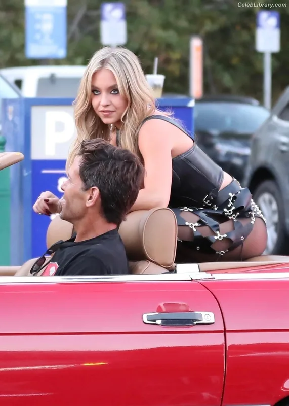 Sydney Sweeney photo 6 of 12007