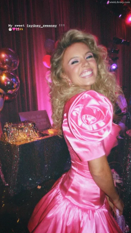Sydney Sweeney photo 18 of 12007