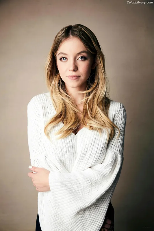 Sydney Sweeney photo 16 of 12007