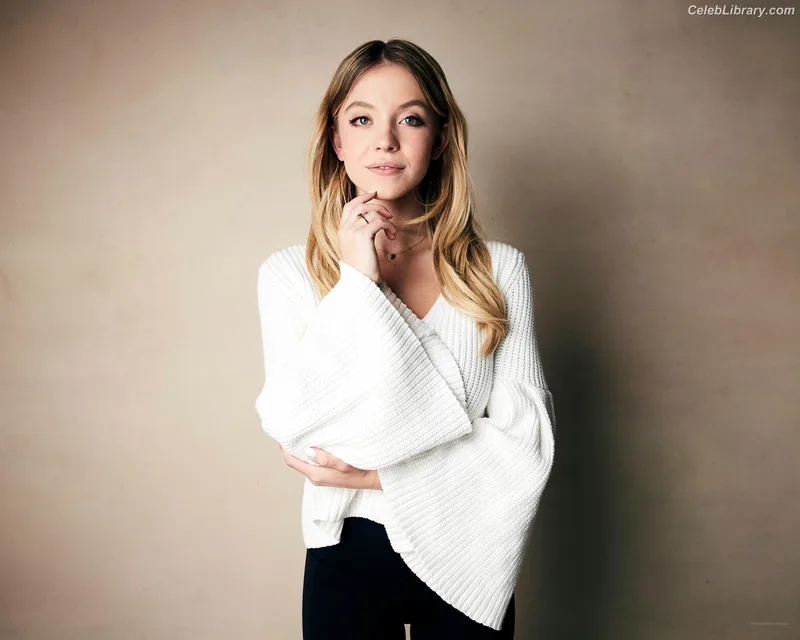 Sydney Sweeney photo 17 of 12007