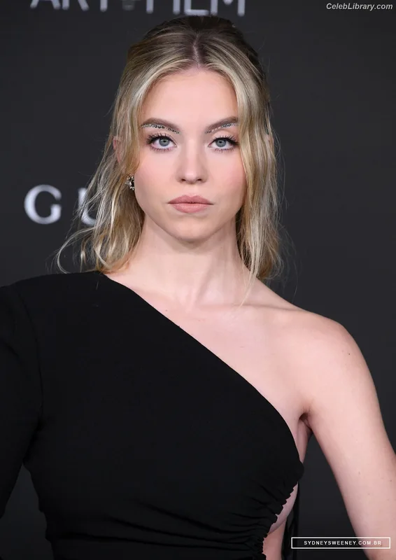 Sydney Sweeney photo 9 of 12007