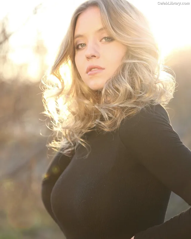 Sydney Sweeney photo 9 of 12007
