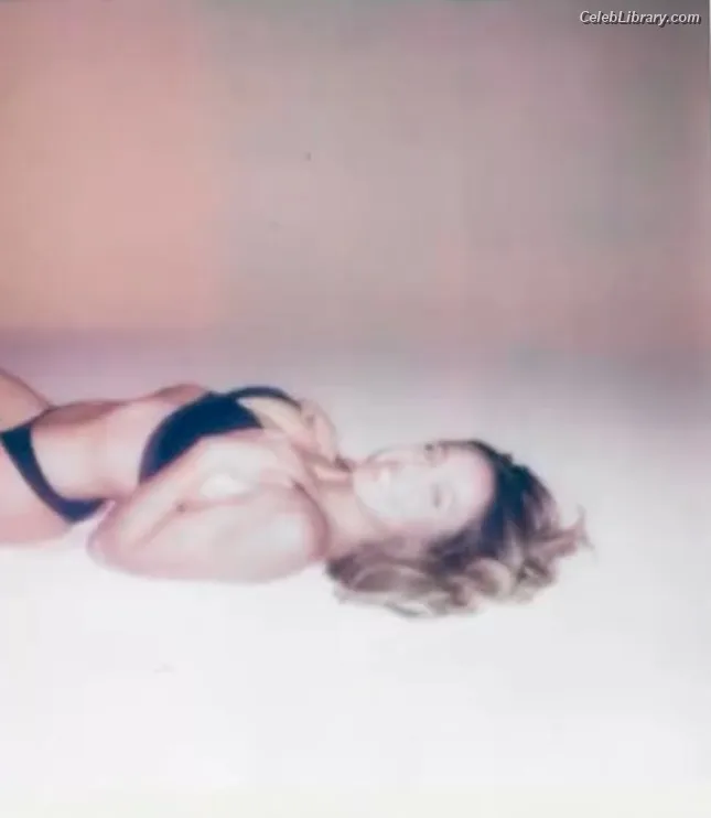 Sydney Sweeney photo 3 of 12007
