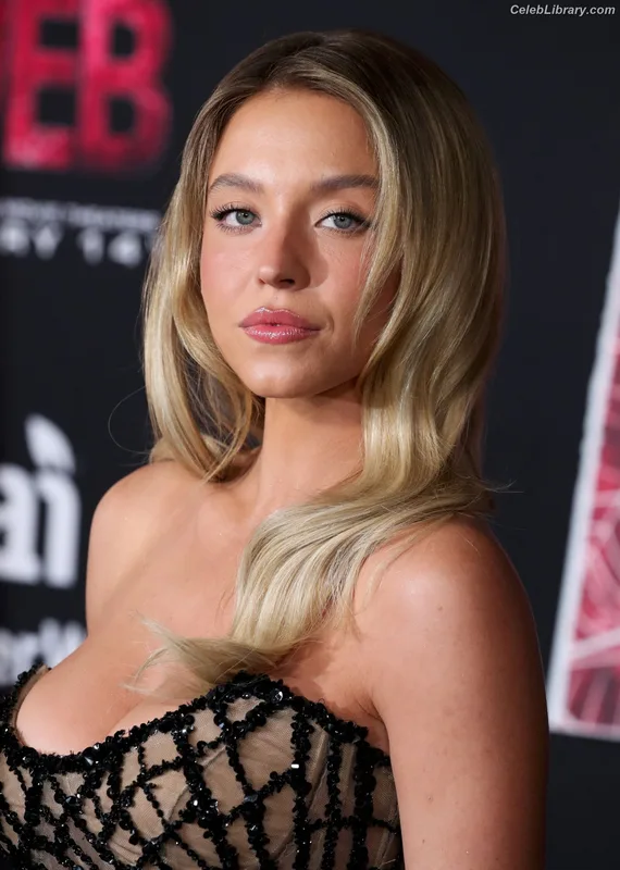 Sydney Sweeney photo 11 of 12007