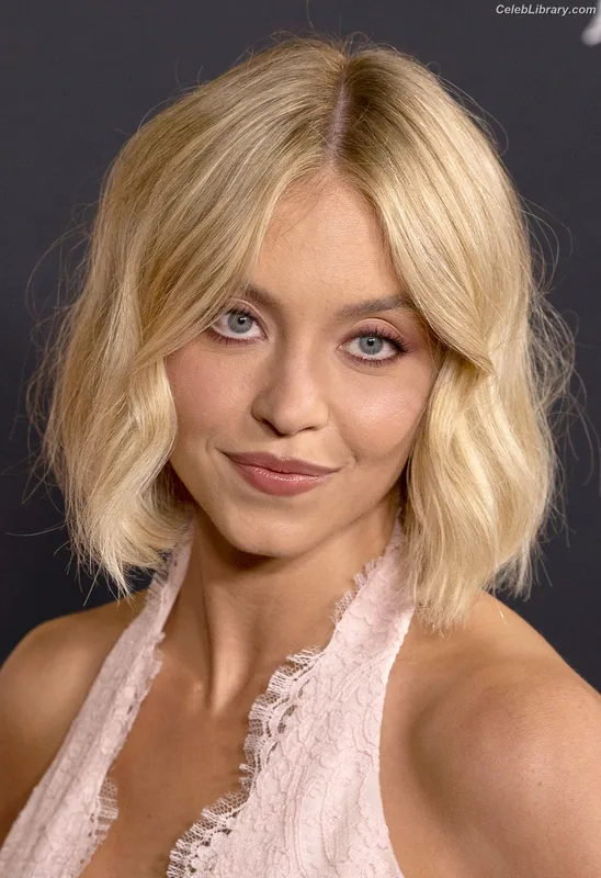 Sydney Sweeney photo 13 of 12007