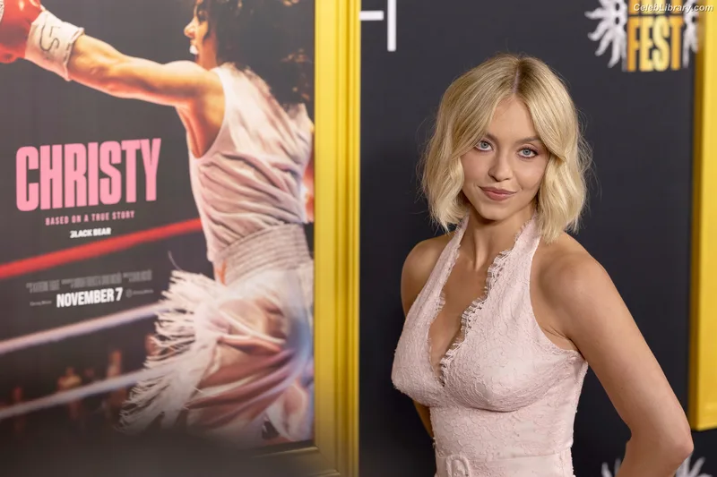Sydney Sweeney photo 14 of 12007