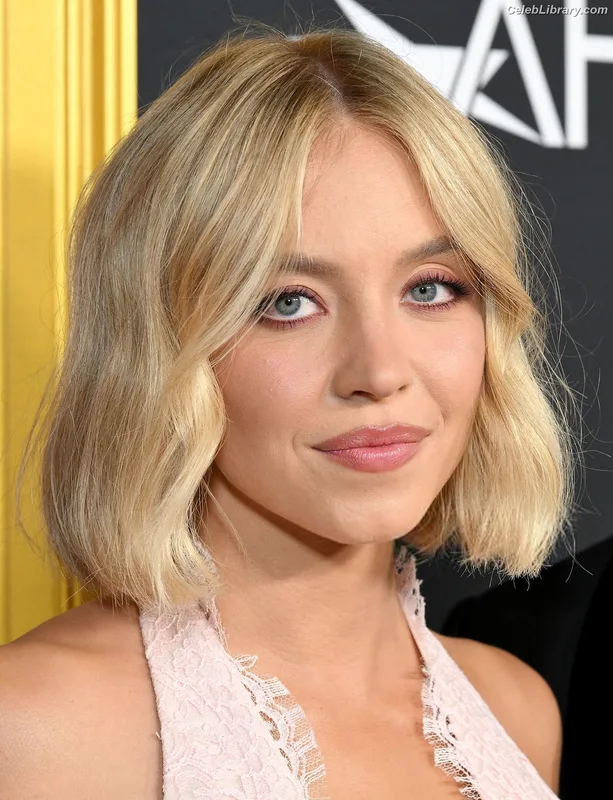 Sydney Sweeney photo 24 of 12007