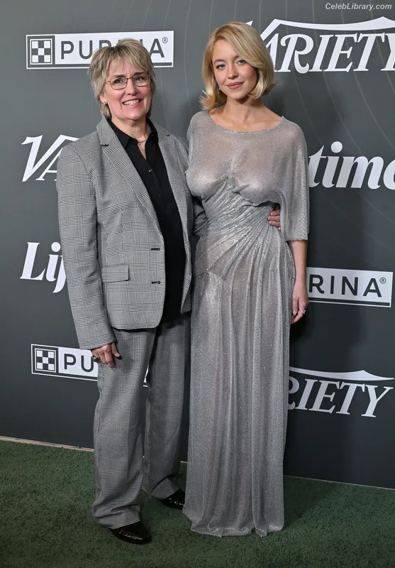 Sydney Sweeney photo 5 of 12007