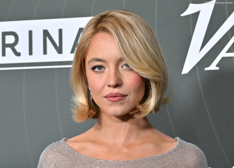 Sydney Sweeney photo 2 of 12007