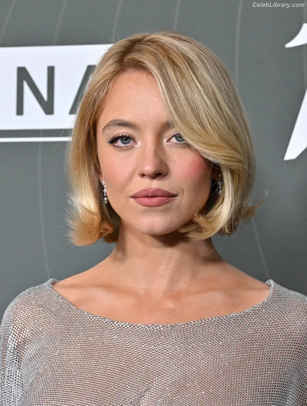 Sydney Sweeney photo 12 of 12007