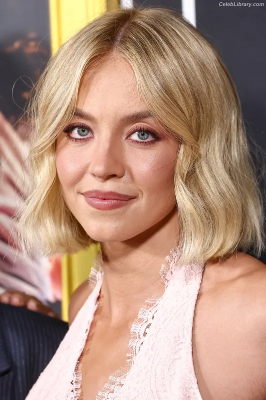 Sydney Sweeney photo 3 of 12007