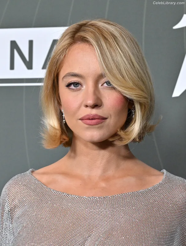 Sydney Sweeney photo 16 of 12007