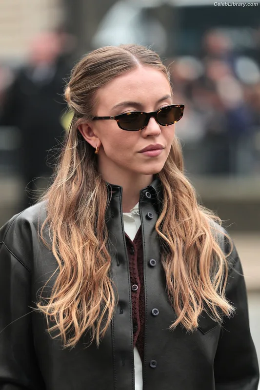 Sydney Sweeney photo 24 of 12007