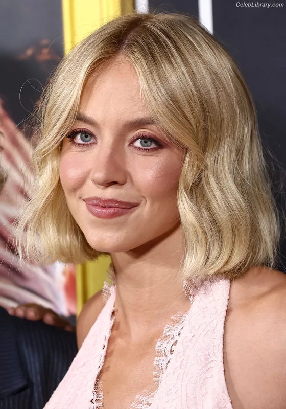 Sydney Sweeney photo 8 of 12007