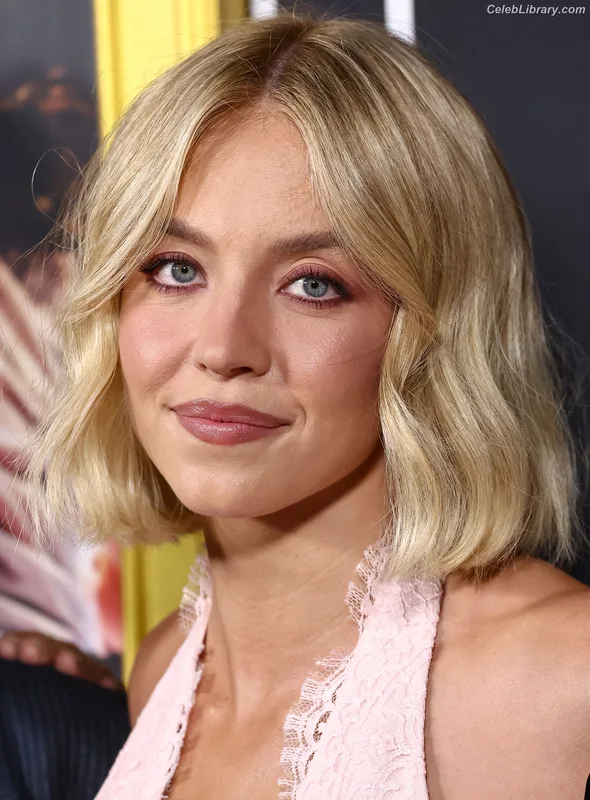 Sydney Sweeney photo 24 of 12007
