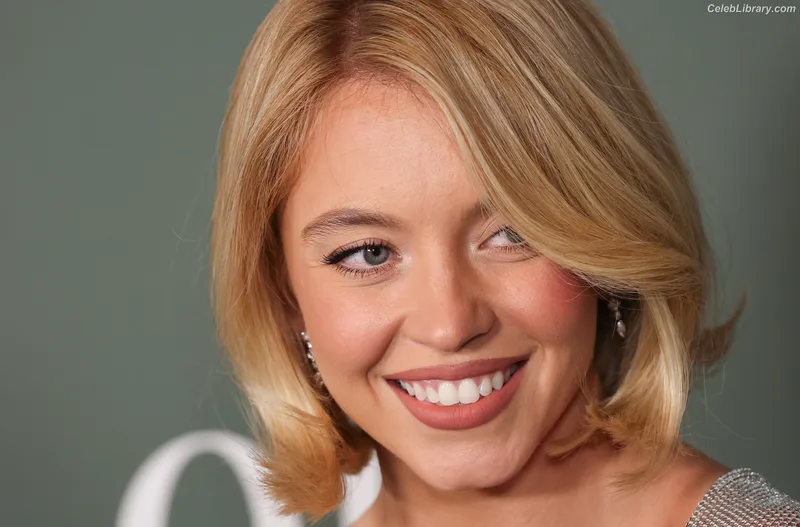 Sydney Sweeney photo 19 of 12007