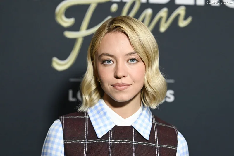 Sydney Sweeney photo 12 of 12007