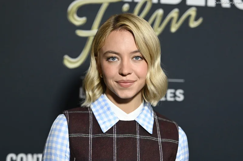 Sydney Sweeney photo 15 of 12007