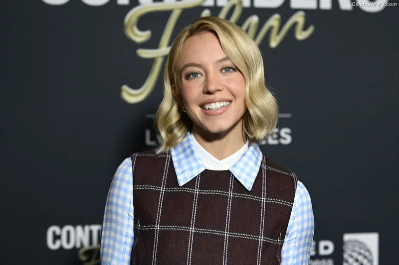 Sydney Sweeney photo 16 of 12007