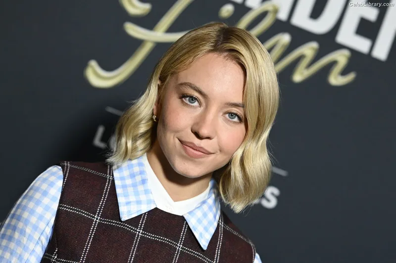 Sydney Sweeney photo 18 of 12007