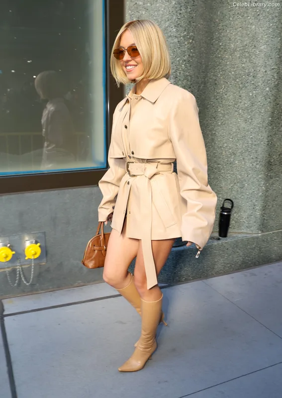 Sydney Sweeney photo 14 of 12007