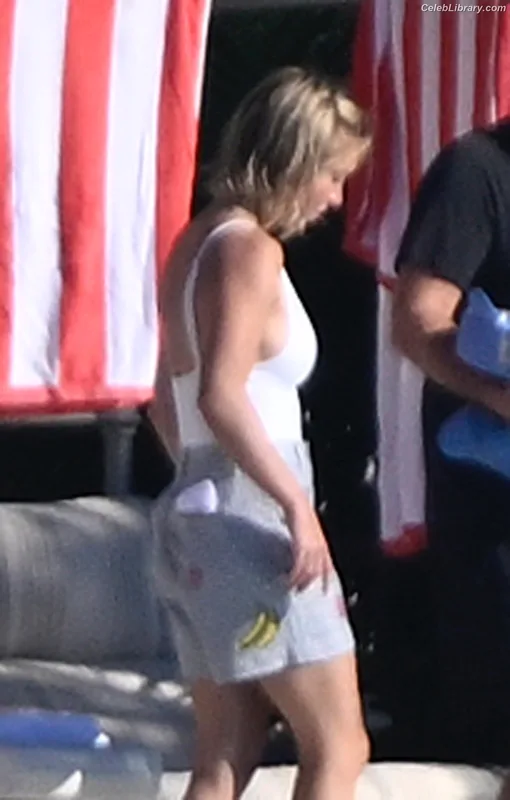 Sydney Sweeney photo 7 of 12007