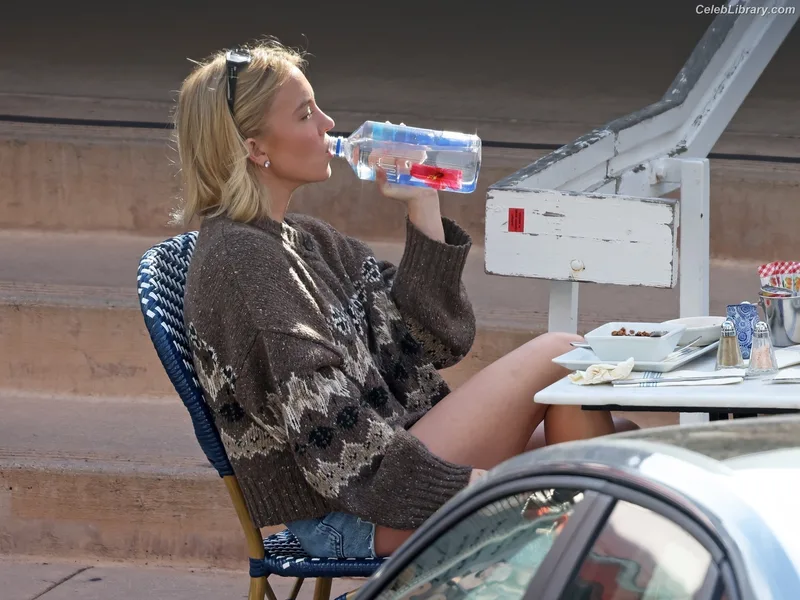 Sydney Sweeney photo 10 of 12007