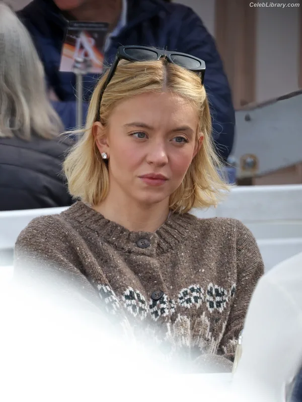 Sydney Sweeney photo 1 of 12007