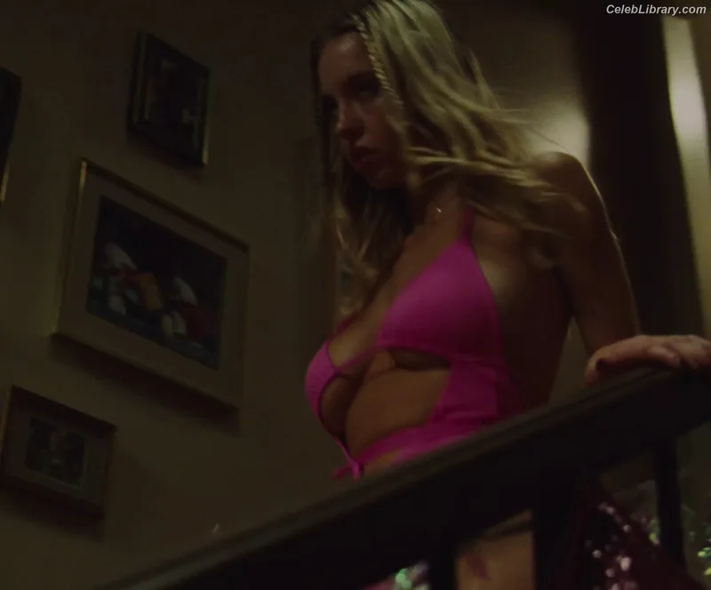 Sydney Sweeney photo 21 of 12007