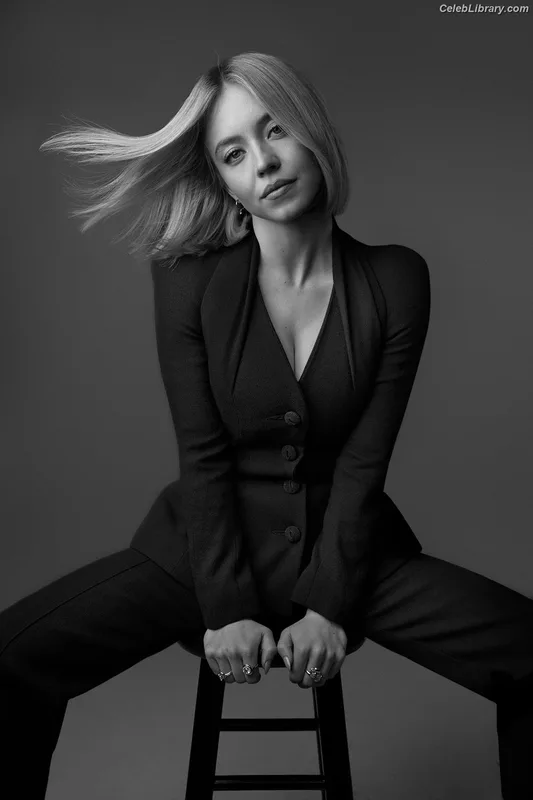 Sydney Sweeney photo 18 of 12007