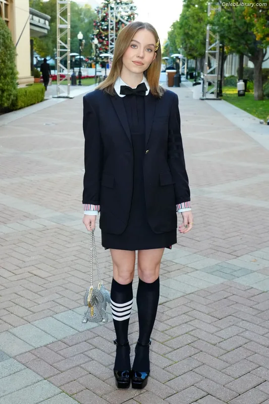 Sydney Sweeney photo 6 of 12007