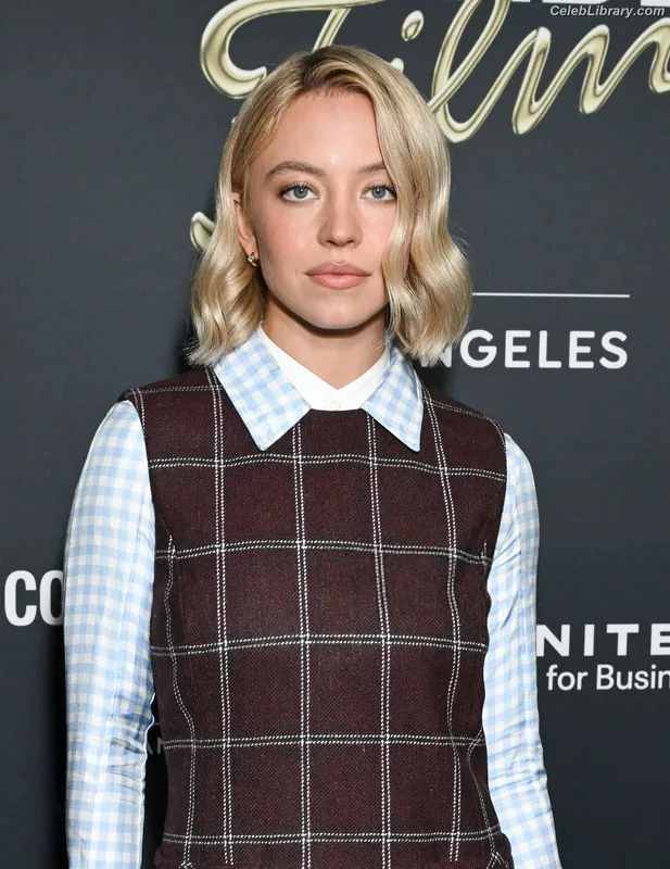 Sydney Sweeney photo 24 of 12007