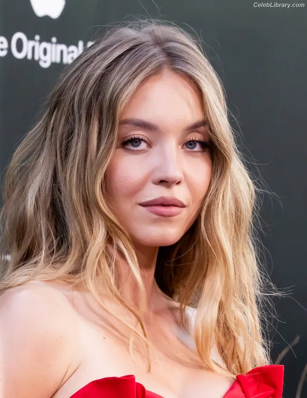 Sydney Sweeney photo 22 of 12007
