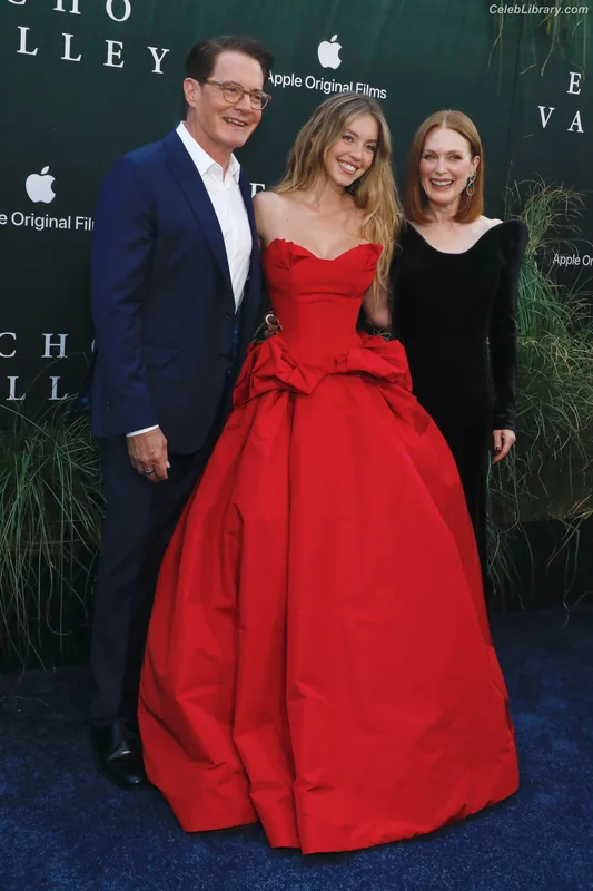 Sydney Sweeney photo 24 of 12007