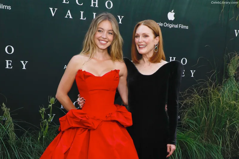 Sydney Sweeney photo 13 of 12007