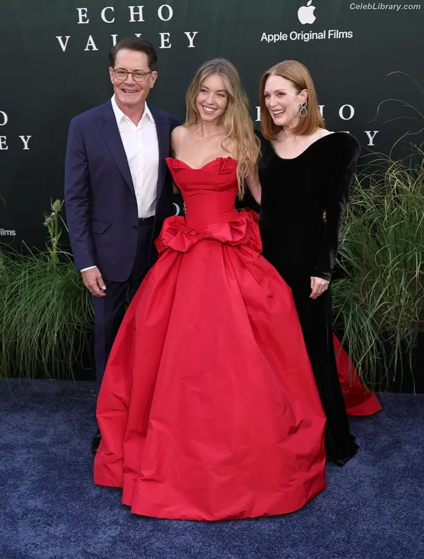 Sydney Sweeney photo 24 of 12007