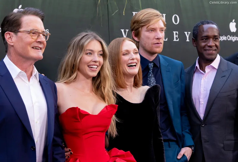 Sydney Sweeney photo 22 of 12007