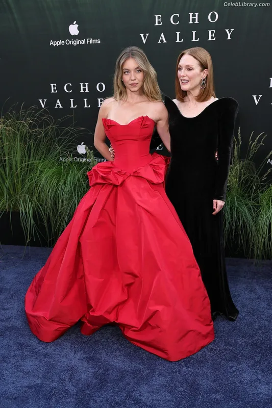 Sydney Sweeney photo 17 of 12007