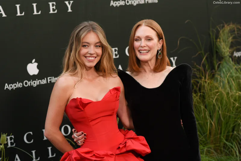 Sydney Sweeney photo 22 of 12007
