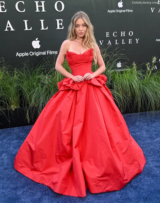 Sydney Sweeney photo 4 of 12007