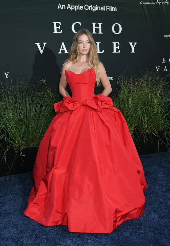 Sydney Sweeney photo 4 of 12007