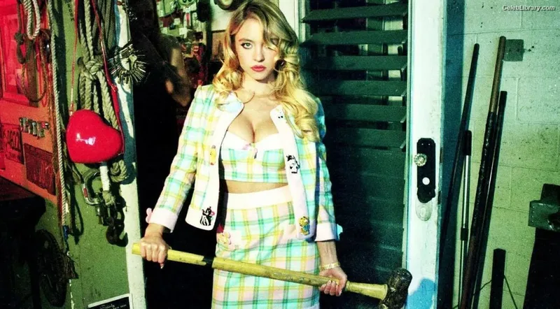 Sydney Sweeney photo 2 of 12007