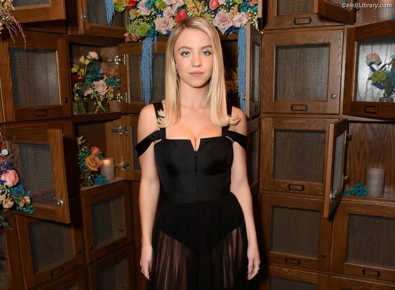 Sydney Sweeney photo 19 of 12007