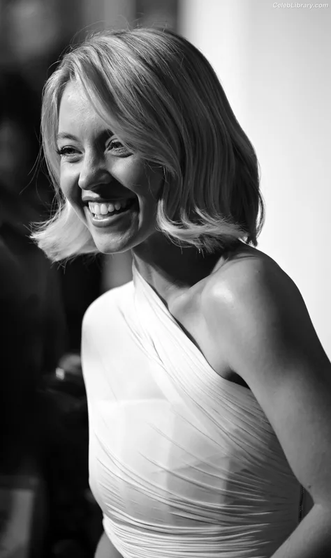 Sydney Sweeney photo 11 of 12007
