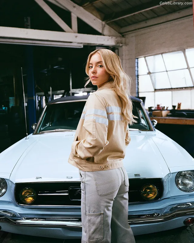 Sydney Sweeney photo 14 of 12007