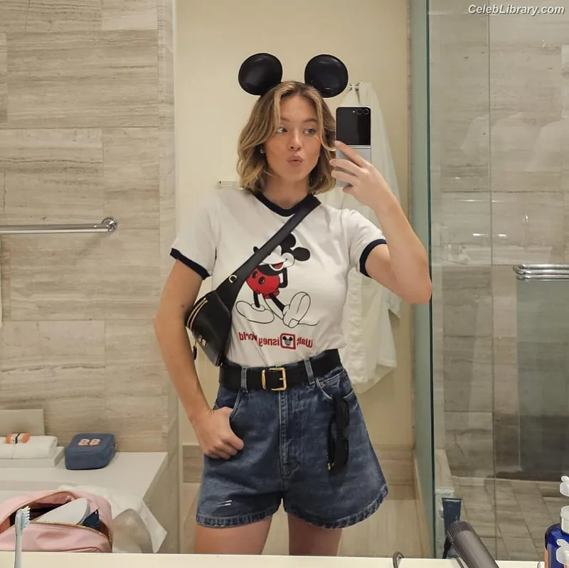 Sydney Sweeney photo 10 of 12007